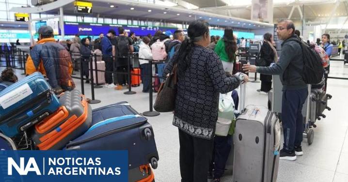 Estados Unidos reducirá en un 10% el tráfico aéreo en 40 ubicaciones por cierre del Gobierno