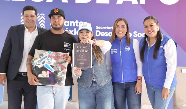 Alumnos y Egresados de las Casas del Bien Común  Reciben Kits que les Permitirán Generar Ingresos