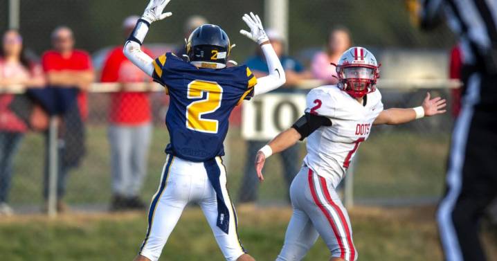 Prep football preview roundup: Threat of rain changes game times for many