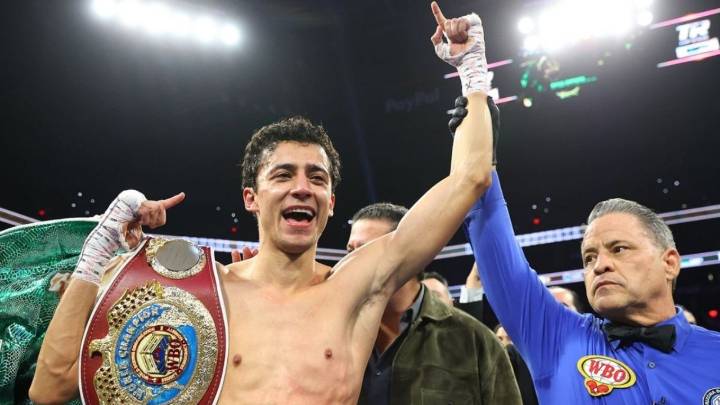 Divino Espinoza noquea a Khegai y liga 4 defensas del Campeonato Mundial Pluma OMB