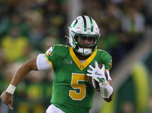 College football rankings start juggling act at 6-7, while top 5 remain the same