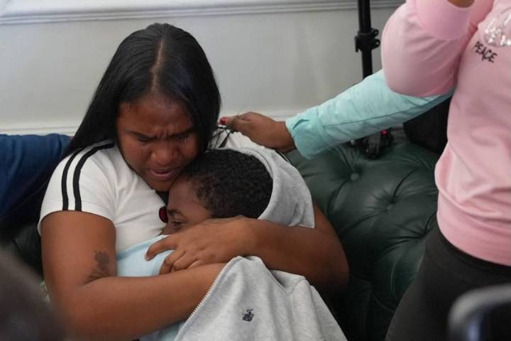 Arriban 200 venezolanos deportados por EEUU: cinco niños fueron separados de sus padres