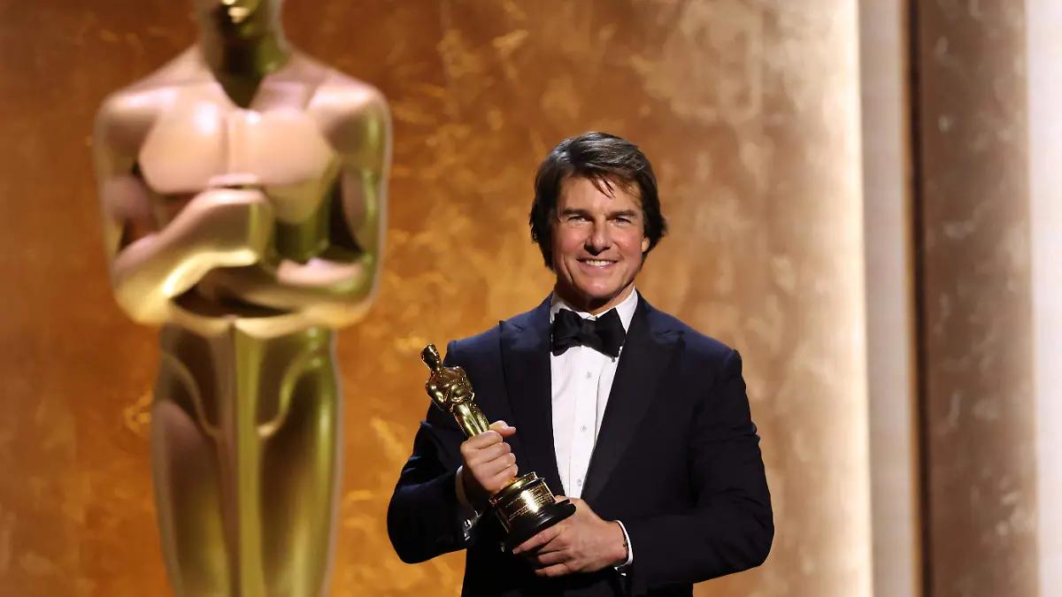 Tom Cruise recibe su primer Oscar en 45 años de carrera