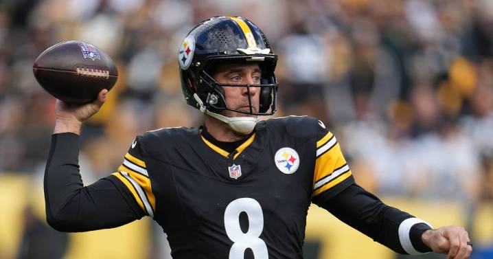 Caleb Williams, Chicago Bears not shying away from playing Aaron Rodgers