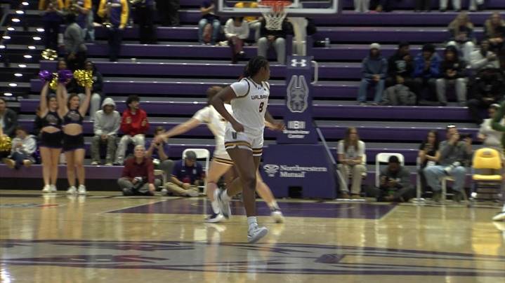 Stewart's 21 powers UAlbany to win over Dartmouth