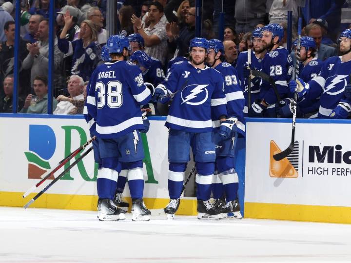 Deadspin | Lightning riding new mentality into clash vs. rested Mammoth