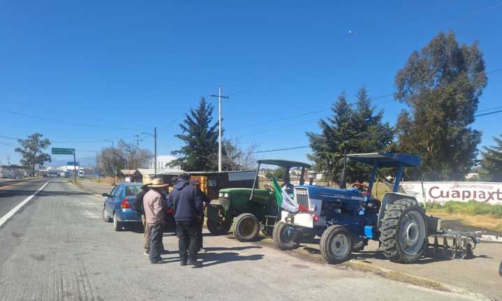 Realizan campesinos paro nacional por tiempo indefinido; bloquean carreteras del estado