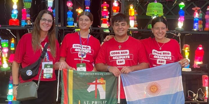 Tres estudiantes argentinos le ponen voz a un manifiesto global que se presenta en la COP30