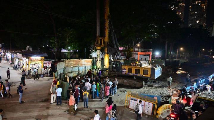Mumbai: Elphinstone residents protest again as heavy vibrations intensifies