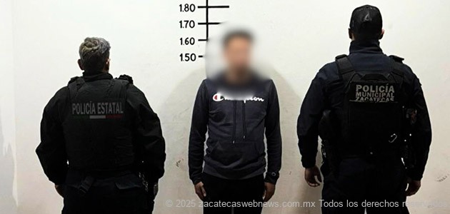 LLEGA A SU HOGAR EN ESTADO ETÍLICO; AGREDIÓ A SU PAREJA Y A OFICIALES; ES DETENIDO