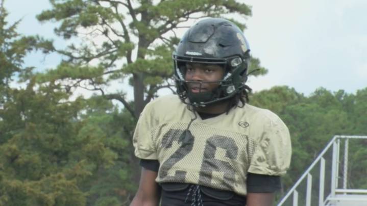 Joe T. Robinson's Braylyn Brown turns heads of SEC programs ahead of state playoffs