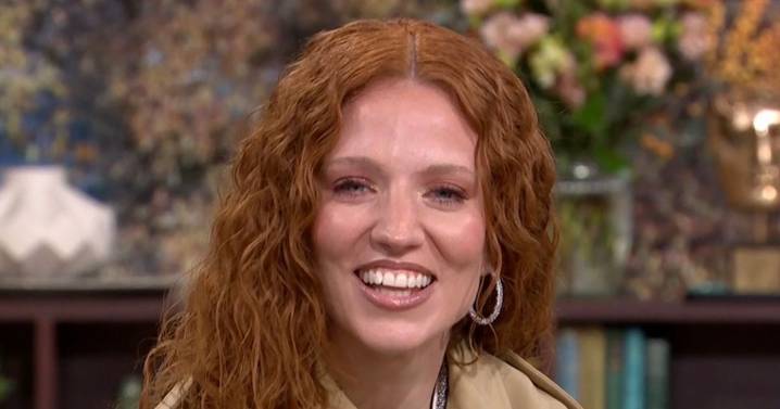 Jess Glynne grilled on Alex Scott engagement plans live on air after secret sign