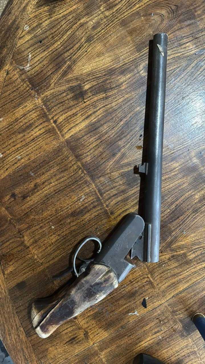 Un hombre disparaba con un pistolón desde su balcón en Boedo y la Policía lo frenó con una Taser