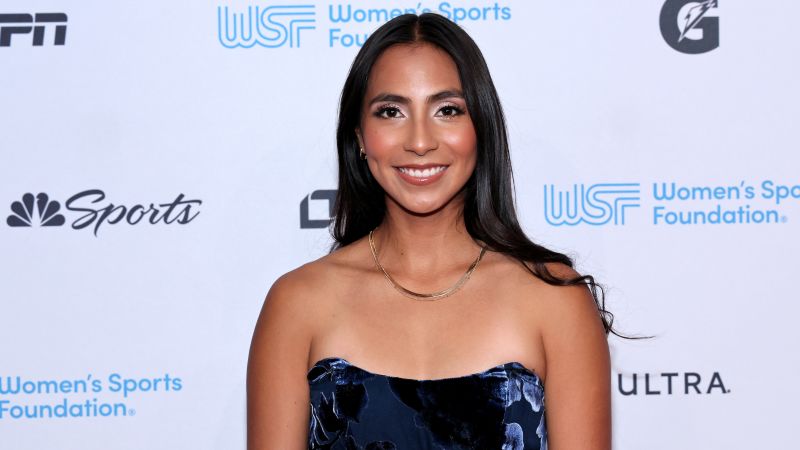 Diana Flores, estrella de fútbol bandera, busca empoderar e inspirar mujeres del mundo