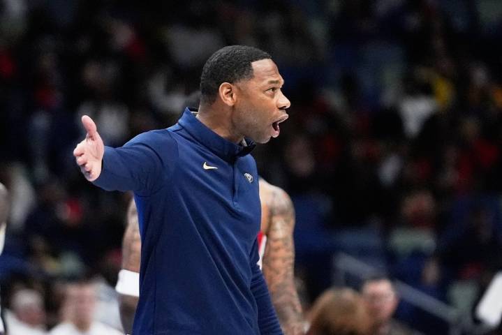 Pelicans fire coach Willie Green 12 games into his fifth season, name James Borrego interim coach