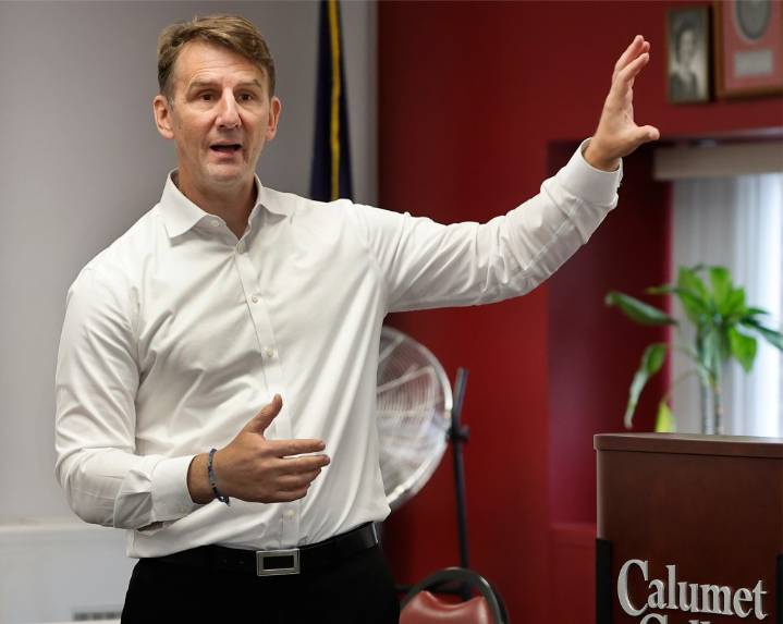 Mrvan advocates for bipartisan immigration reform during community forum