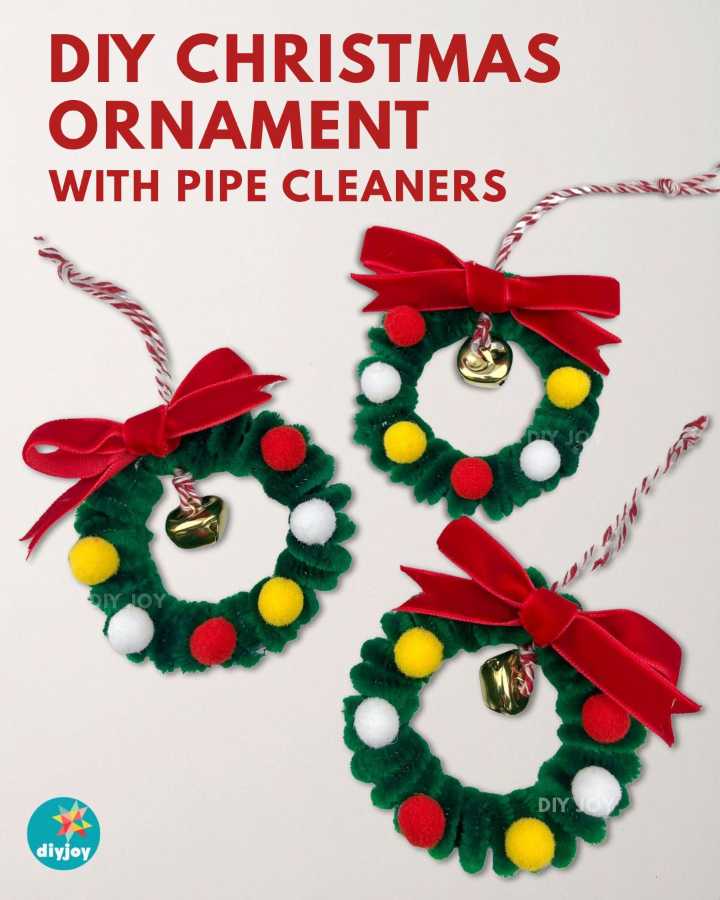 DIY Christmas Ornament With Pipe Cleaners