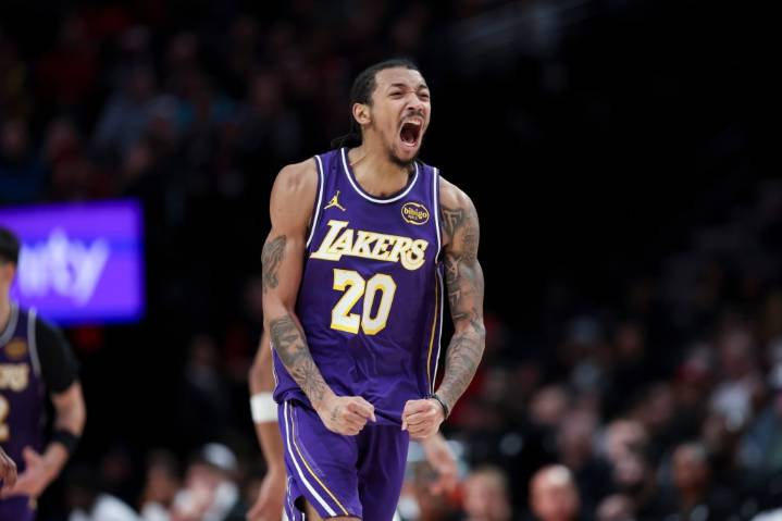 Short-handed Lakers beat Blazers for 4th straight win