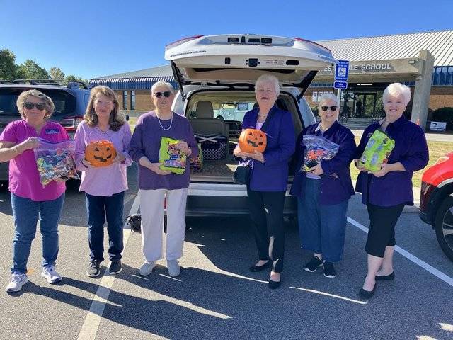 Local Alpha Beta celebrates Alpha Delta Kappa Month