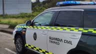 Un coche choca contra un vehículo de la Guardia Civil cuando asistían en un accidente en la autopista de Andratx
