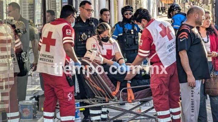 Defiende a mujer de acosador y le "rompen" la cara con boxer en Bowí