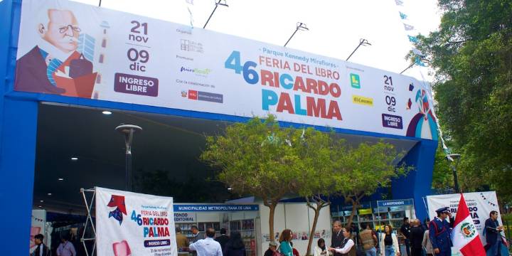 Cecilia Bákula participa en la presentación de Liberados, libro sobre la operación Chavín de Huántar que llega a la Feria Ricardo Palma