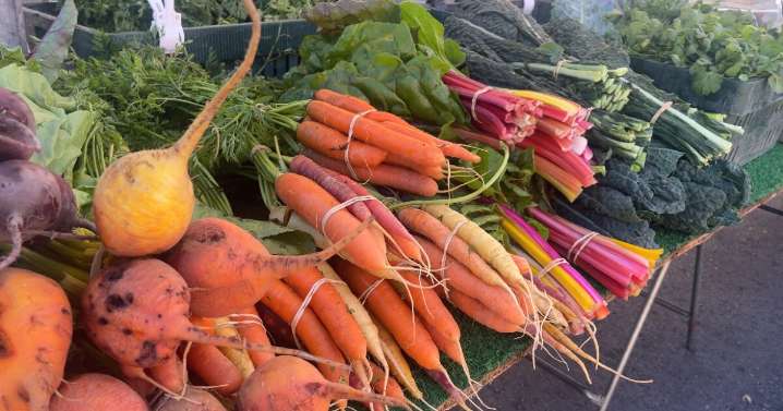 How does daylight saving time affect local farmers?