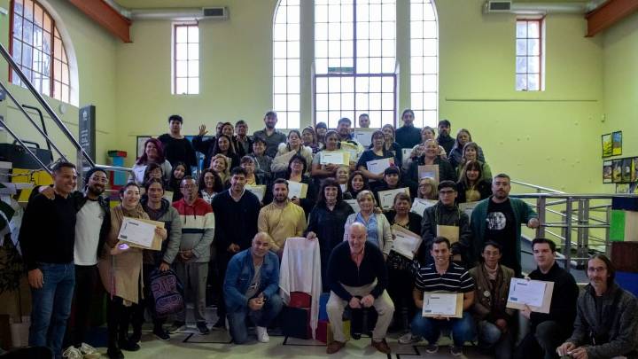 Talleres barriales: entregan certificaciones a capacitadores