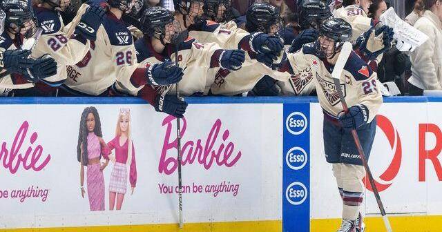 Poulin, Stacey lead the way as Victoire close PWHL pre