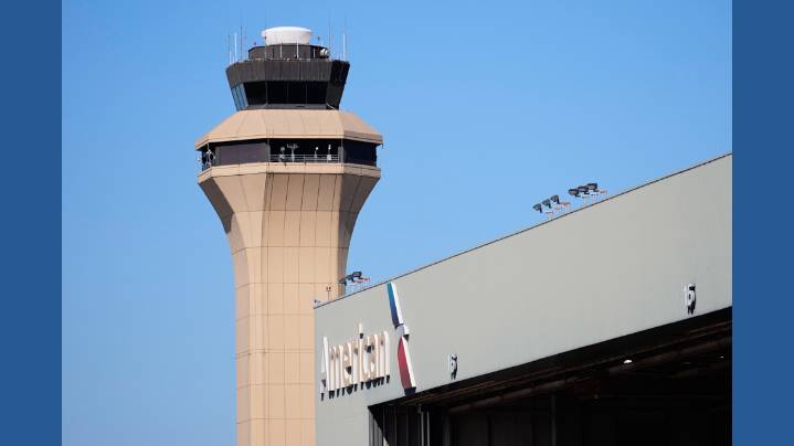 Flight delays persist as government shutdown leads to air traffic controller shortages