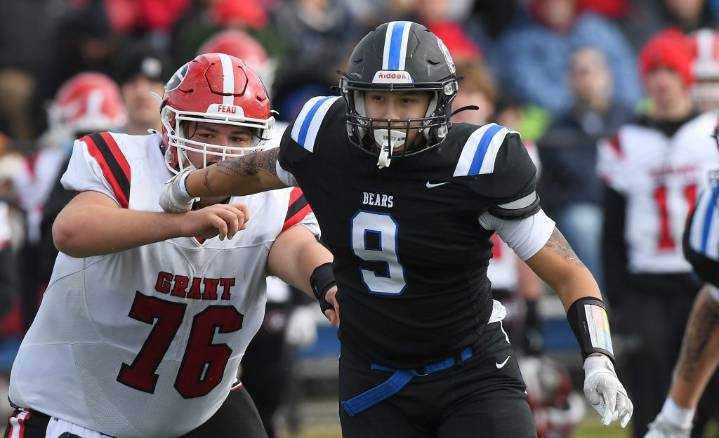 6A football: Arturo Zarinana 'brings it' for Lake Zurich