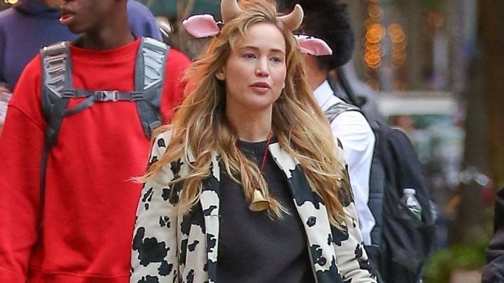 It’s a Halloween Costume, but Jennifer Lawrence Is Onto Something With Cow Print
