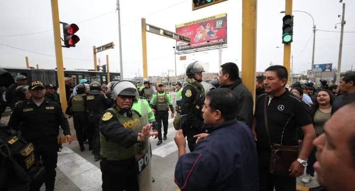 Congreso: plantean que pase libre en transporte se amplíe a todos los miembros de la policía