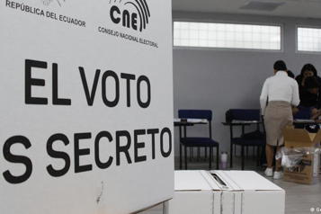 Recibe Noboa golpe electoral en referéndum de Ecuador