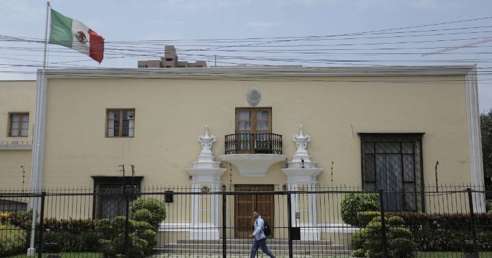 La encargada de negocios de México abandona Perú