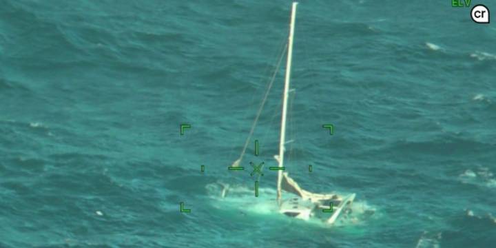 Coast Guard rescues 5 people from sinking sailboat off Cape Hatteras