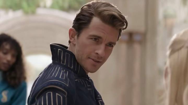 Jonathan Bailey Drunkenly Told His Friends About Sexiest Man Alive, And I Love How They Straight Up Trolled Him