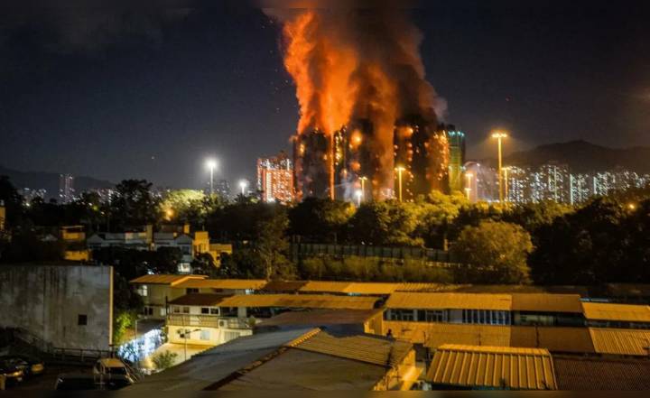 Al menos cuatro muertos y decenas de afectados tras voraz incendio que arrasó complejo en Tai Po, Hong Kong