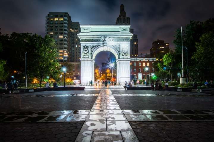 Desmantelan mercado de drogas que operaba en Washington Square Park: vendían fentanilo, heroína y crack