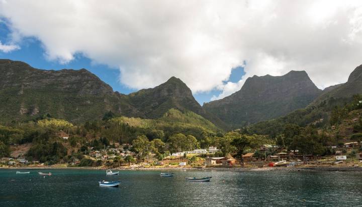 Archipiélago Juan Fernández se prepara para un verano activo: refuerzan oferta turística y mejoras en el territorio insular