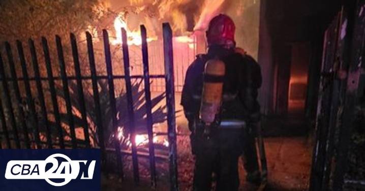 Bomberos evitaron una tragedia al contener un incendio en el barrio Estación Flores