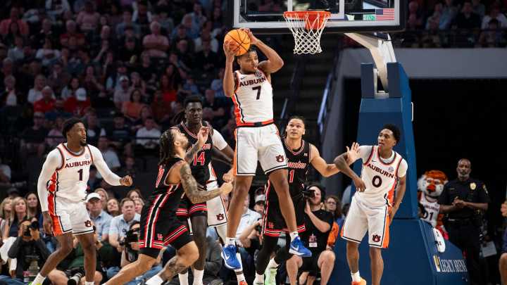 What we know about Auburn basketball F Keyshawn Hall's injury vs. Houston