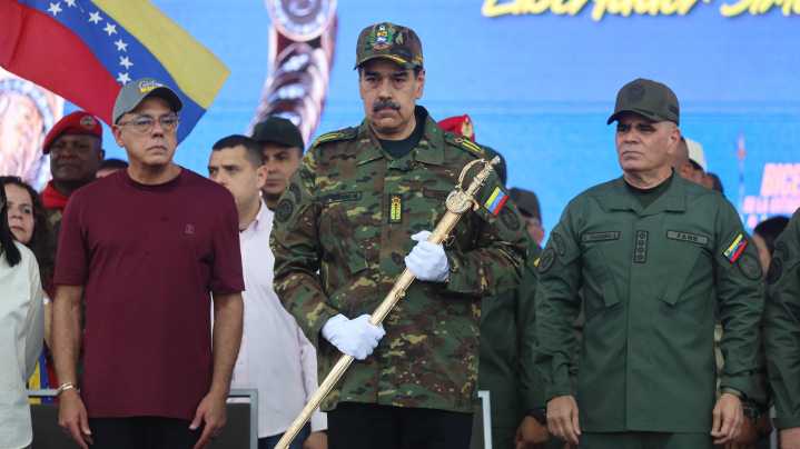 Maduro afirma que Venezuela vive una "coyuntura decisiva para su existencia" como república