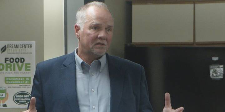 Republican Candidate for Iowa Governor Campaigns in Sioux City