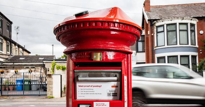 Barbican classic postbox plan 'takes away character' from Plymouth