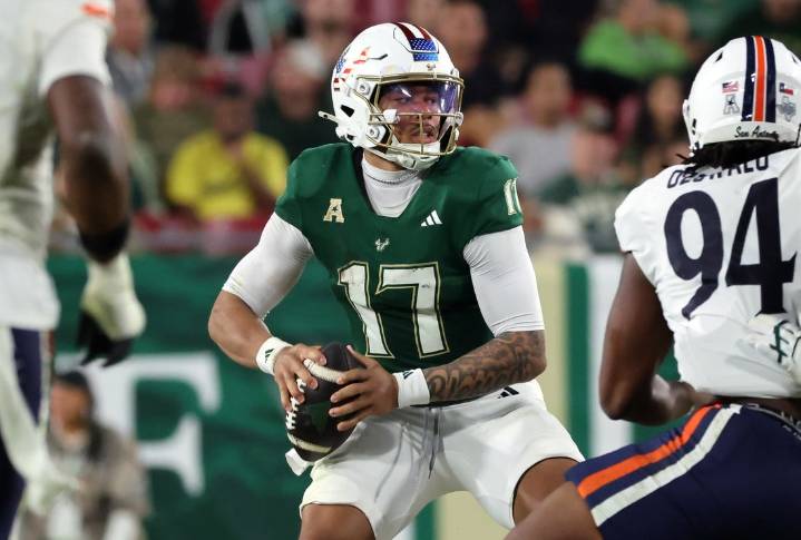 Deadspin | No. 24 South Florida, Navy square off at top of American Conference