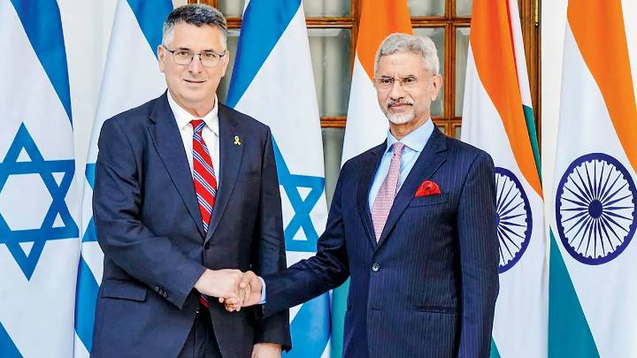 India, Israel discuss ways to combat terrorism, boost trade ties