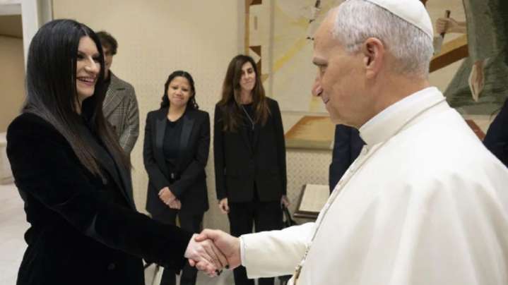 Laura Pausini regala una canción inédita a papa León XIV