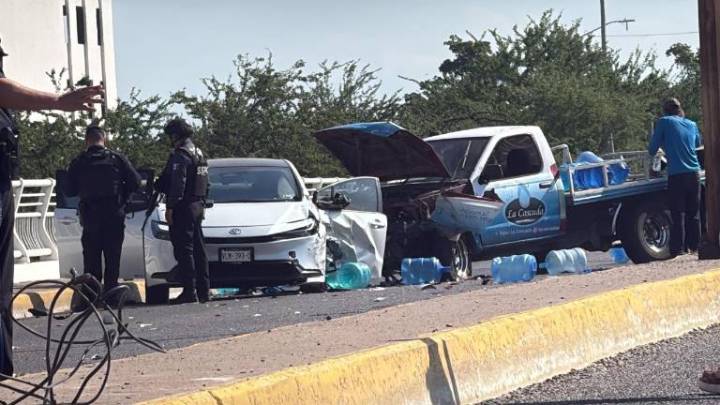 Persecución en sector Tres Ríos de Culiacán deja cuatro vehículos accidentados