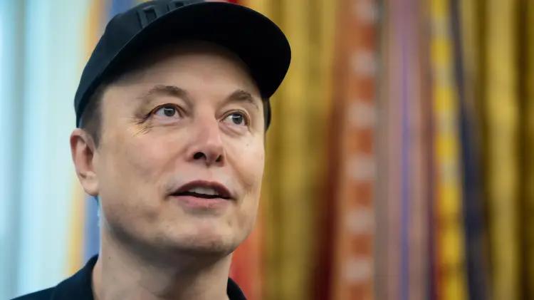 Accionistas de Tesla aprueban paquete de opciones de 1 billón de dólares para Elon Musk